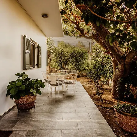 Chrisi - 500 Sqm Private Gardens & Nature View - 300m By The Sea * Almirida