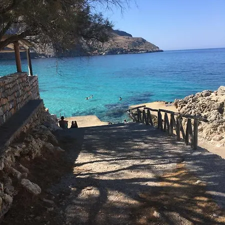 Chrisi - 500 Sqm Private Gardens & Nature View - 300m By The Sea Casa vacanze Almirida