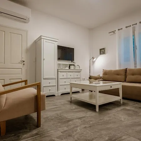 Chrisi - 500 Sqm Private Gardens & Nature View - 300m By The Sea Casa vacanze Almirida