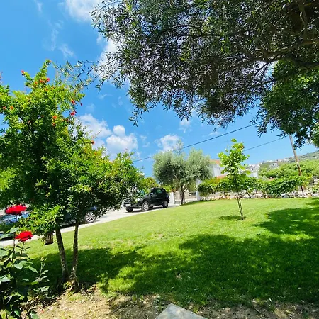 Chrisi - 500 Sqm Private Gardens & Nature View - 300m By The Sea Casa vacanze *